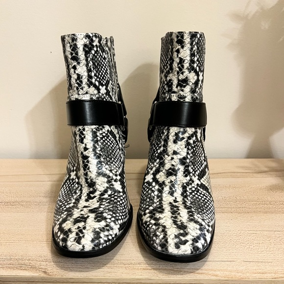 BcbgGeneration Agnes harness animal print synthetic material booties - Picture 2 of 12
